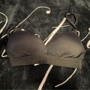PINK Victoria's Secret Black Wireless push-up bra